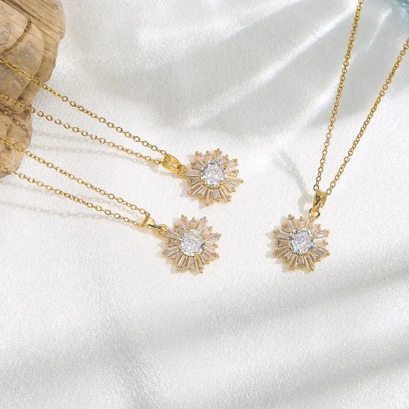 New Snowflake Pendant Necklace Accessories Light Luxury, Niche Women's Summer High Sense Does Not Fade Necklace Jewelry Set