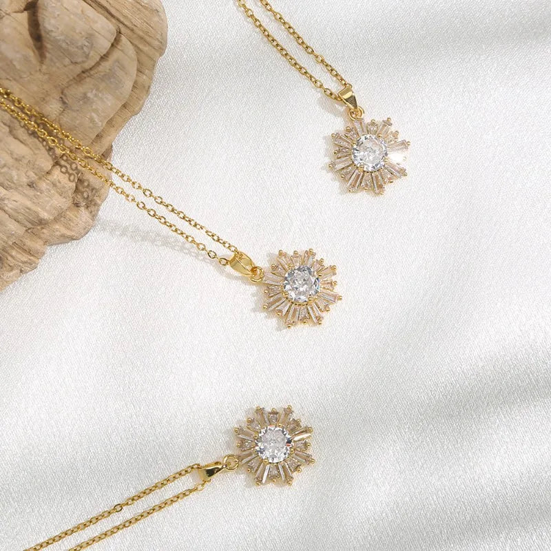 New Snowflake Pendant Necklace Accessories Light Luxury, Niche Women's Summer High Sense Does Not Fade Necklace Jewelry Set